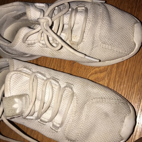 Shoes - Picture 4 of 4